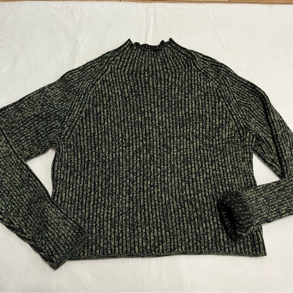 Lululemon Cashmere Blend Mock Neck Green Black Sweater